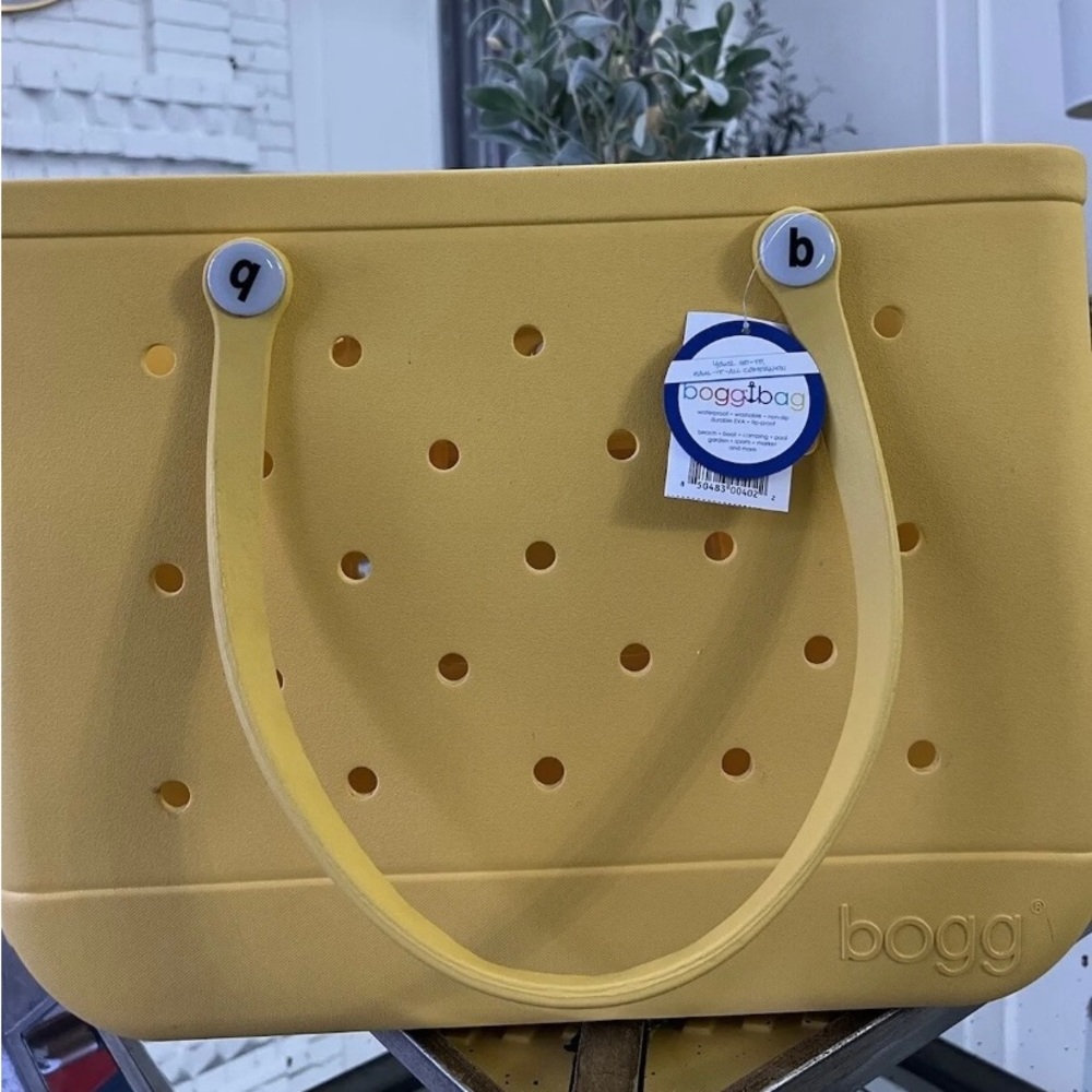 NWT LARGE YELLOW THERE BOGG BAG